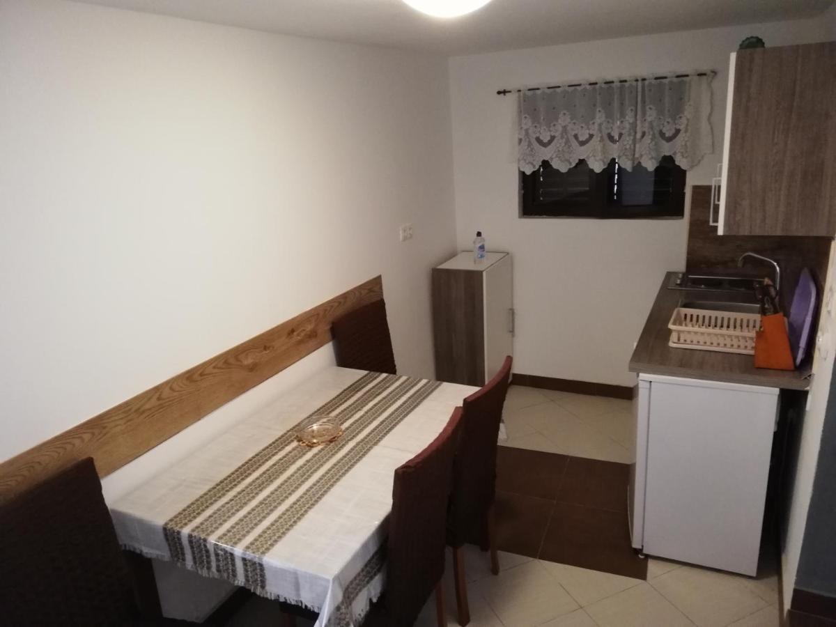 Apartman Cvita ツコン エクステリア 写真