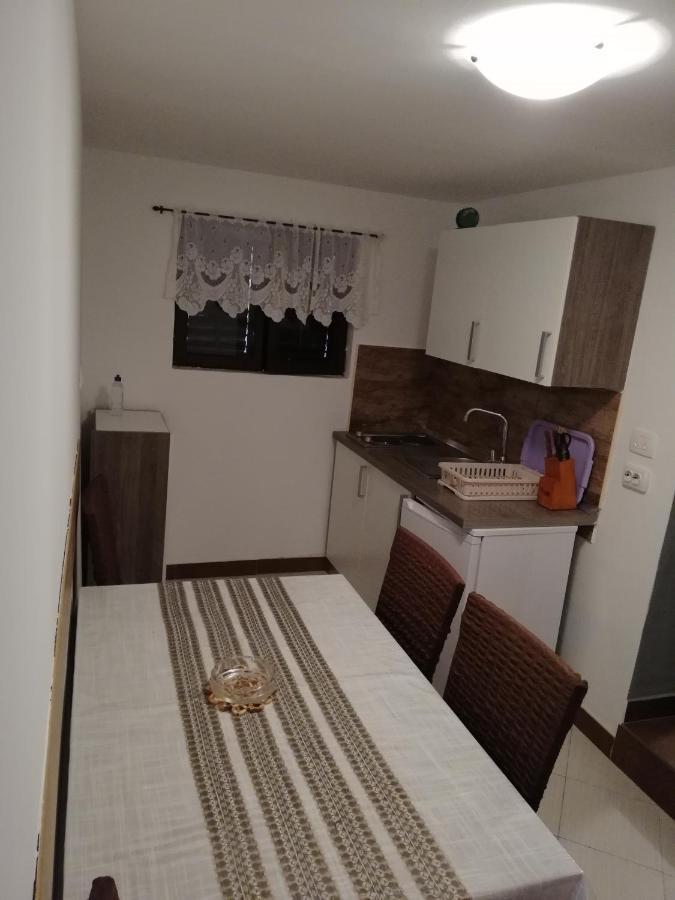 Apartman Cvita ツコン エクステリア 写真