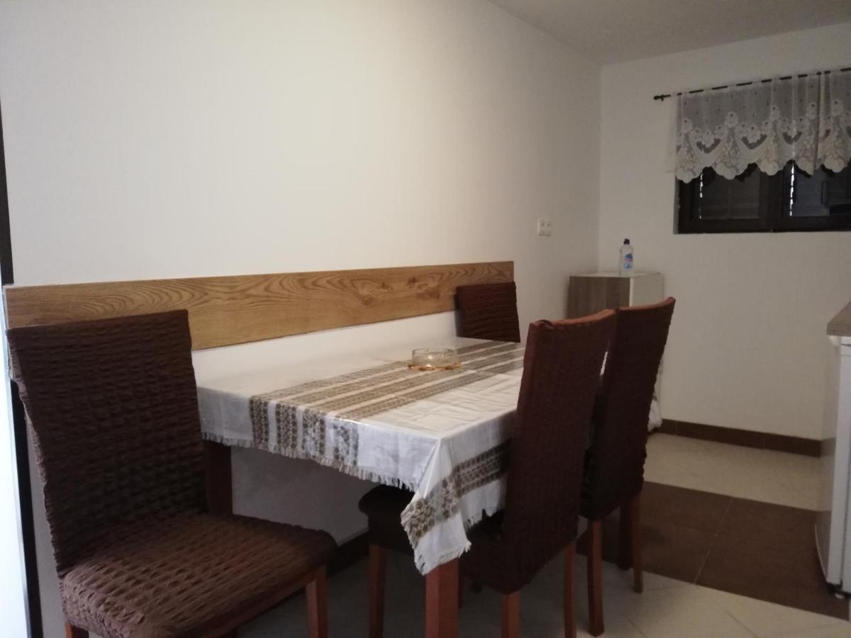 Apartman Cvita ツコン エクステリア 写真